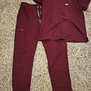 Figs Burgundy Scrub Set - Burgundy